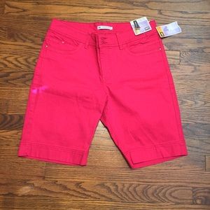 Lee’s Slender secret Mid-Rise Shorts